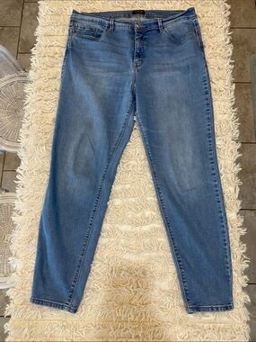 4/$20 curve appeal skinny jeans